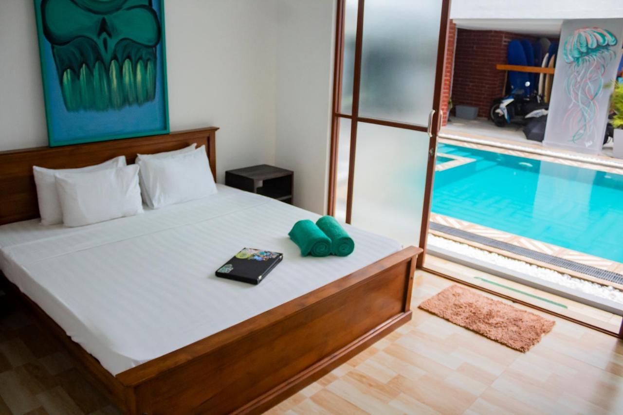 Surf & Party Weligama Hostel Exterior foto