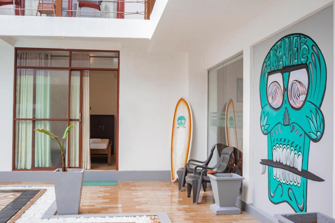 Surf & Party Weligama Hostel Exterior foto